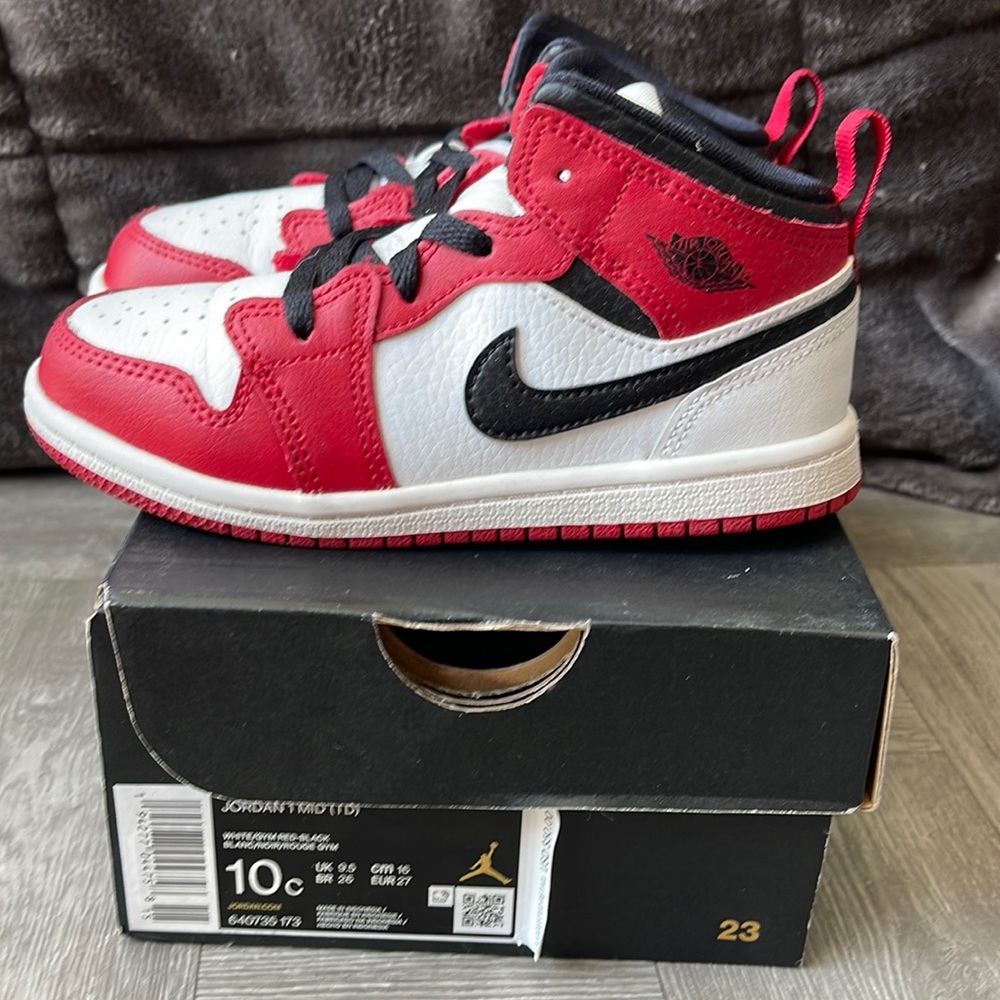 Jordan 1 Mid
